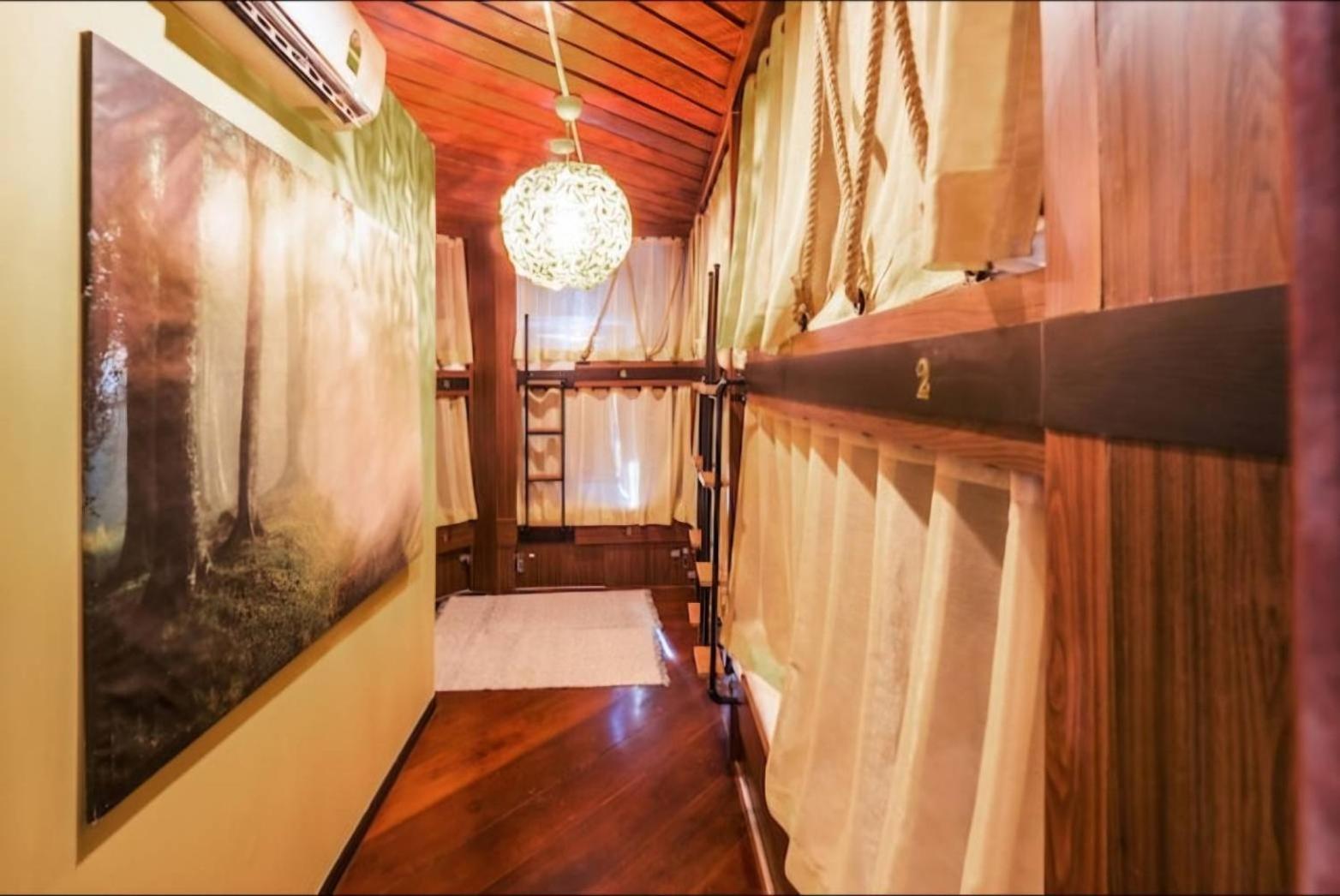 100 Years Building Bangkok Old Town By Seen Hostel Exterior photo