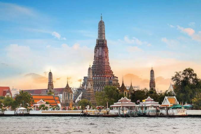 100 Years Building Bangkok Old Town By Seen Hostel Exterior photo