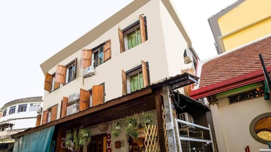 100 Years Building Bangkok Old Town By Seen Hostel Exterior photo